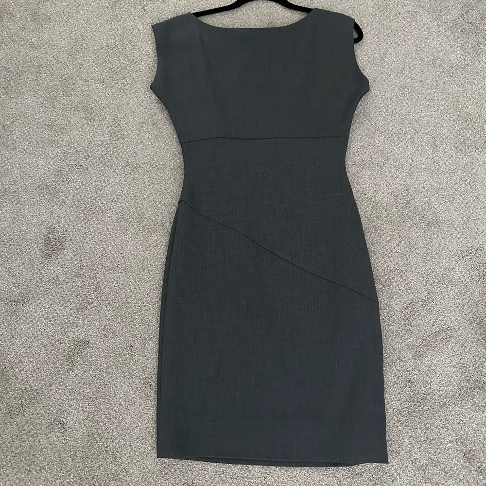 Diane Von Furstenberg NWT Bevin dress, size 6, colour is Night Fall (dark grey) - Picture 5 of 12